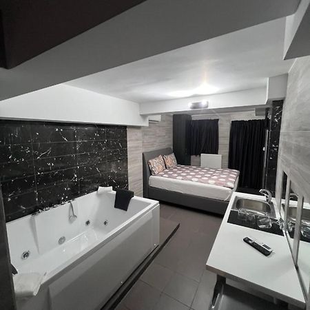 Jacuzzi Suites 2 เทสซาโลนิกิ ภายนอก รูปภาพ